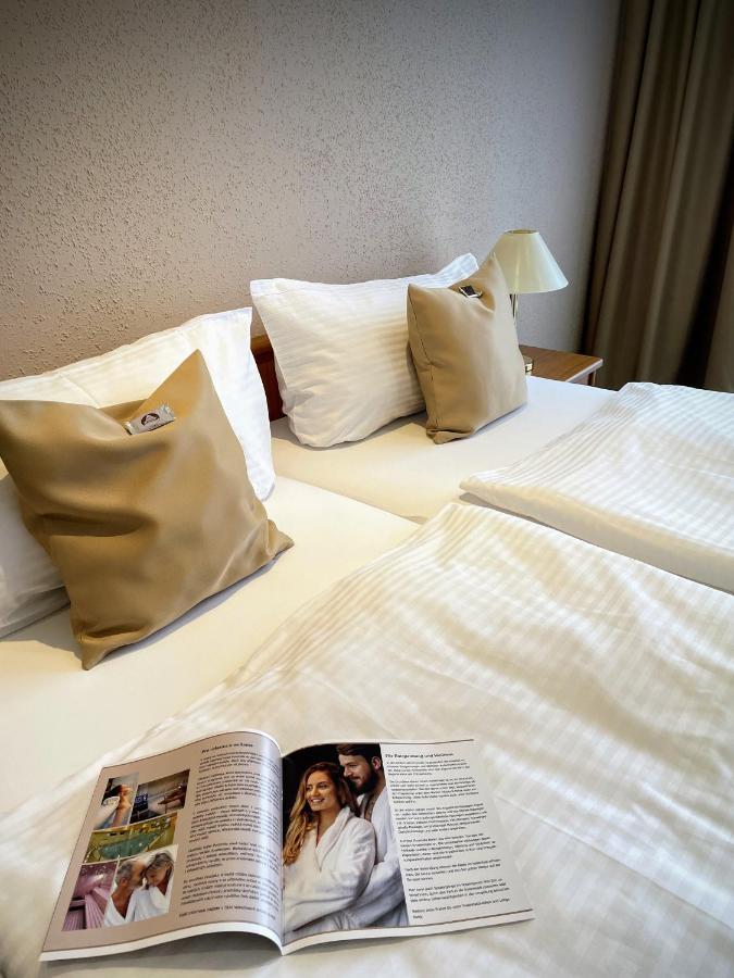 Lazensky Hotel Pyramida Františkovy Lázně Extérieur photo