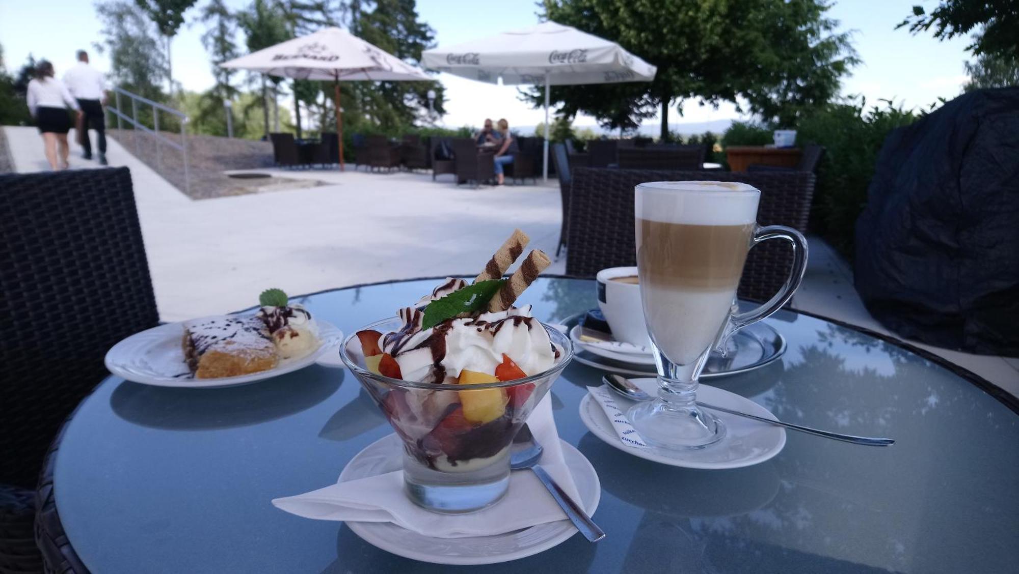 Lazensky Hotel Pyramida Františkovy Lázně Extérieur photo