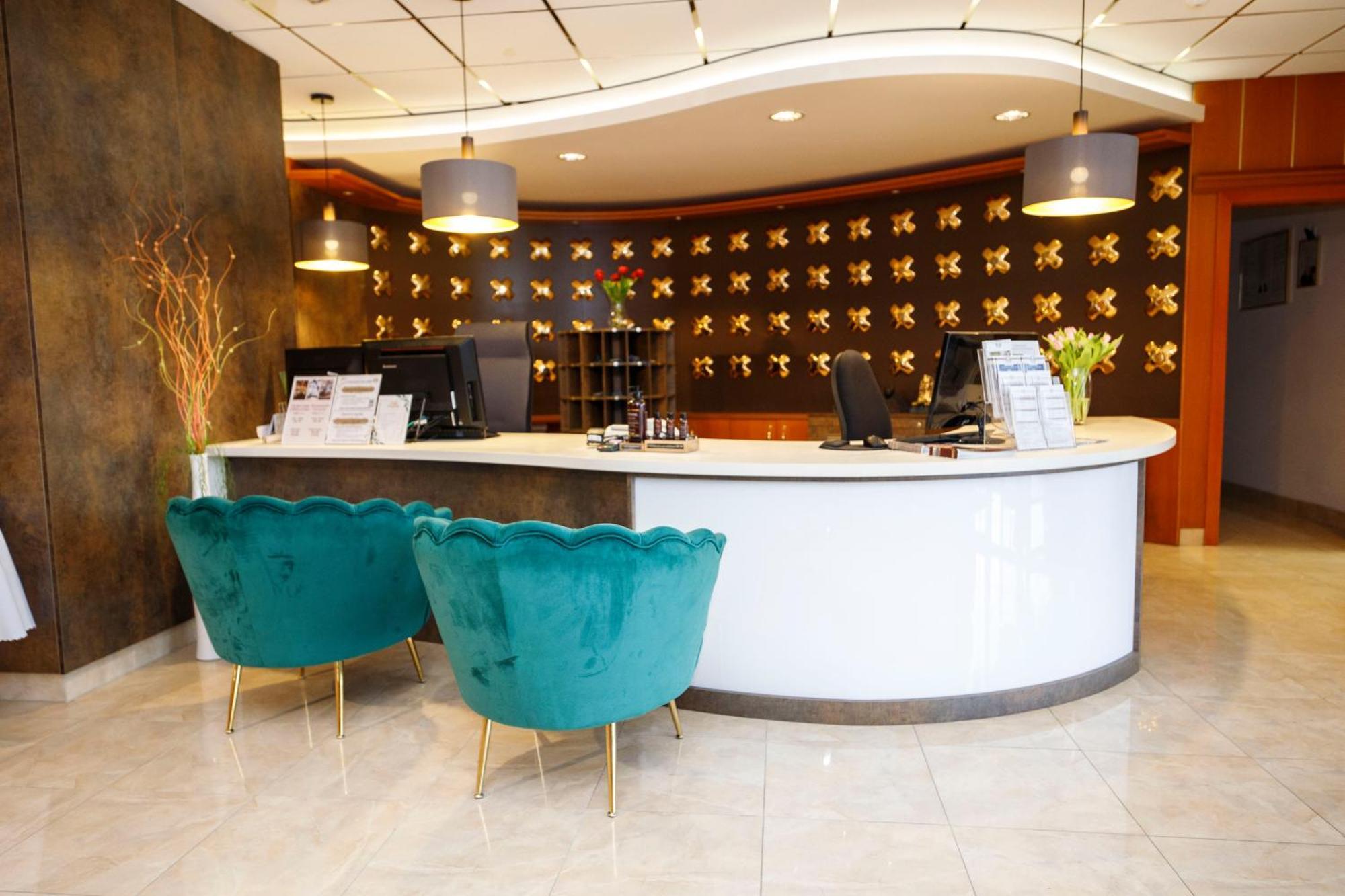 Lazensky Hotel Pyramida Františkovy Lázně Extérieur photo