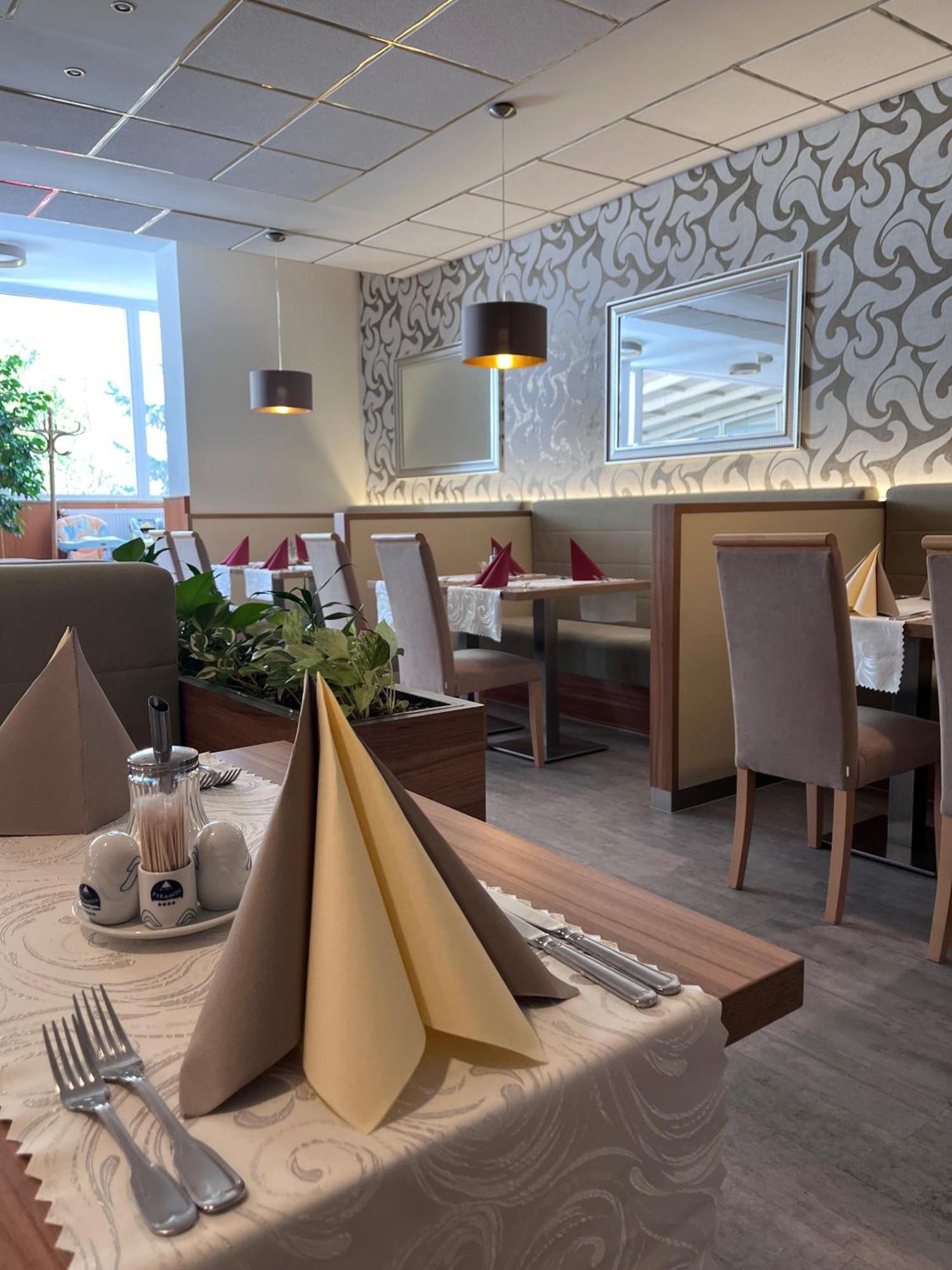 Lazensky Hotel Pyramida Františkovy Lázně Extérieur photo
