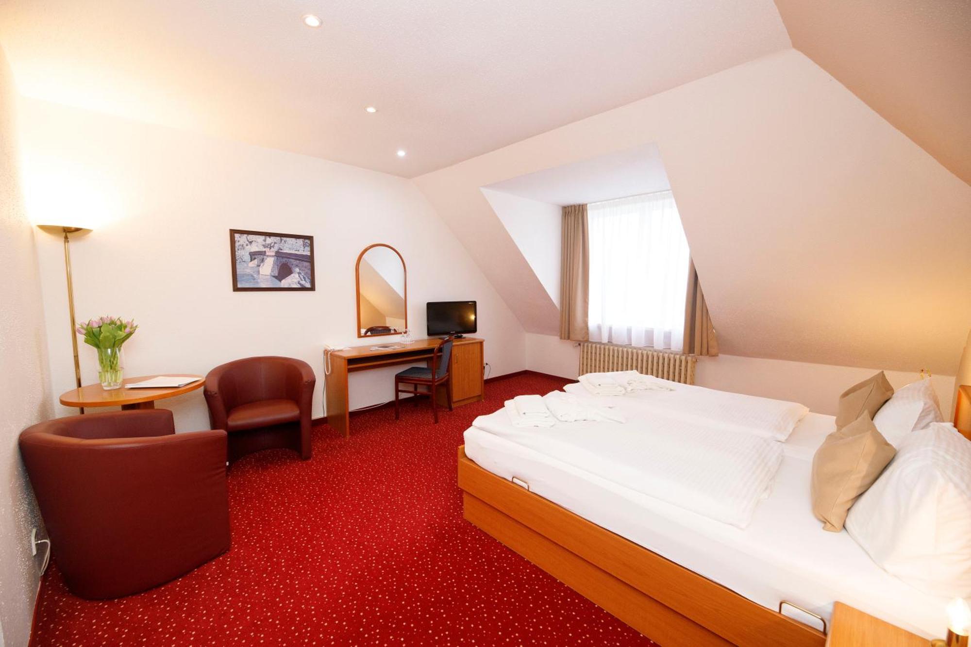 Lazensky Hotel Pyramida Františkovy Lázně Extérieur photo