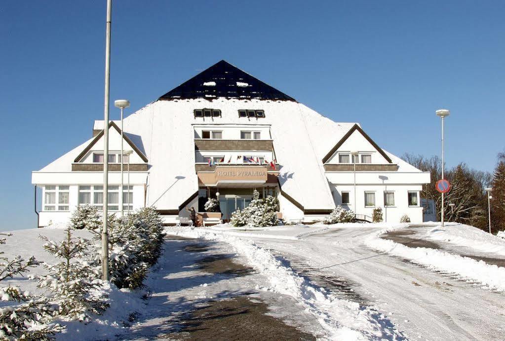Lazensky Hotel Pyramida Františkovy Lázně Extérieur photo