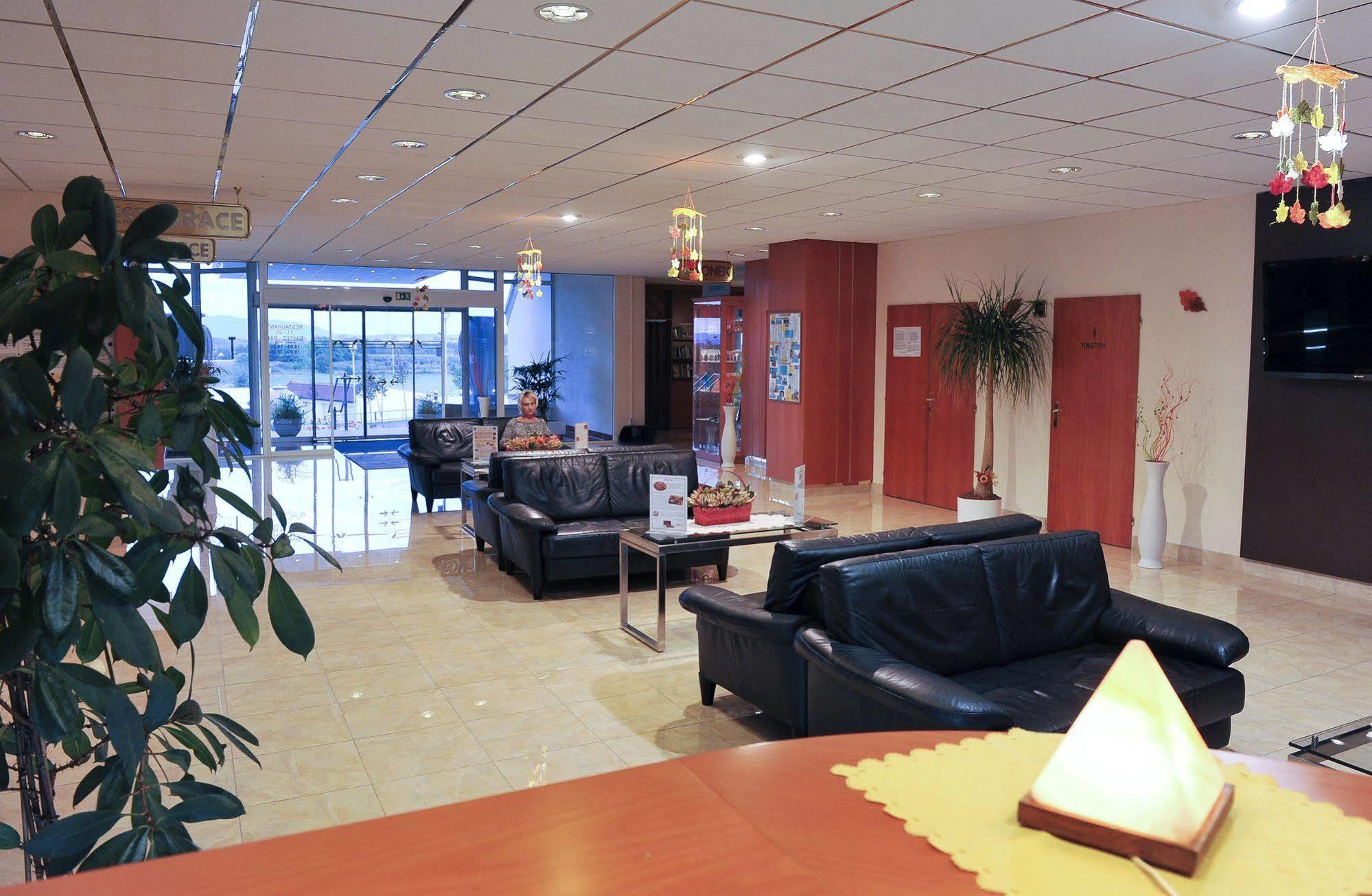 Lazensky Hotel Pyramida Františkovy Lázně Extérieur photo