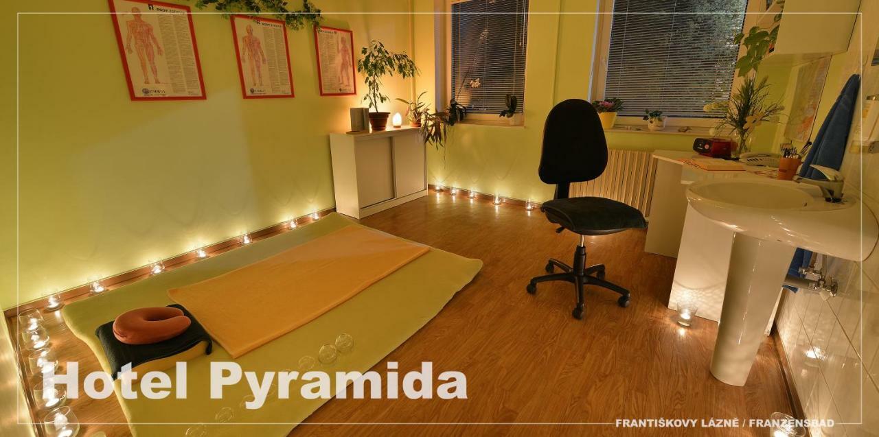 Lazensky Hotel Pyramida Františkovy Lázně Extérieur photo